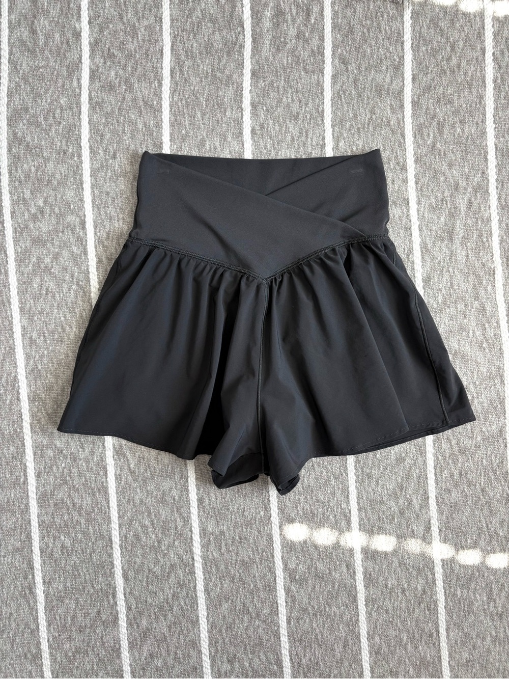 OFFLINE By Aerie Real Me Crossover Flowy Shorta